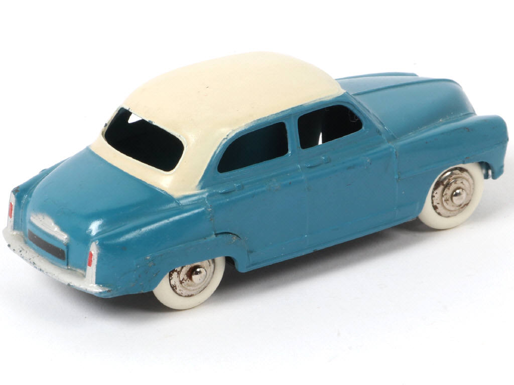 Lot 399 - DINKY TOYS (FRANCE) (1)