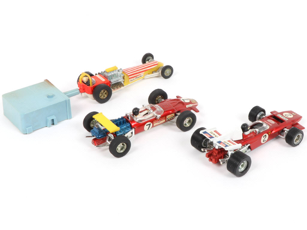Lot 353 - DINKY TOYS (GB) (3)