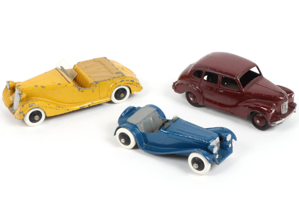 Lot 345 - DINKY TOYS (GB) (3)