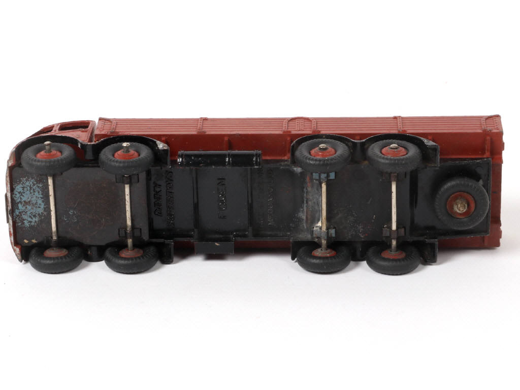 Lot 299 - DINKY TOYS (GB) (1)