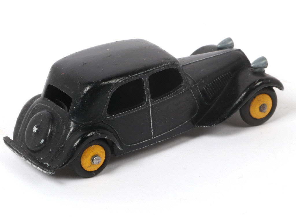 Lot 391 - DINKY TOYS (FRANCE) (1)