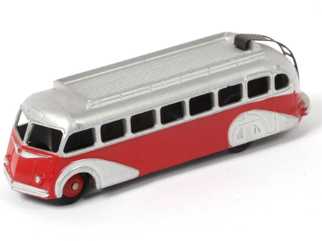 Lot 413 - DINKY TOYS (FRANCE) (1)