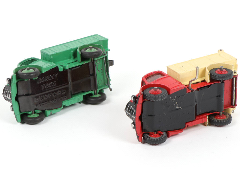 Lot 335 - DINKY TOYS (GB) (2)