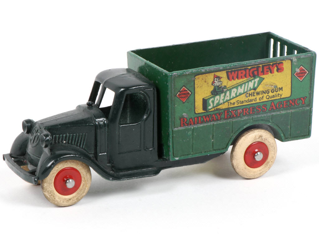 Lot 109 - TOOTSIETOY (USA) (1)