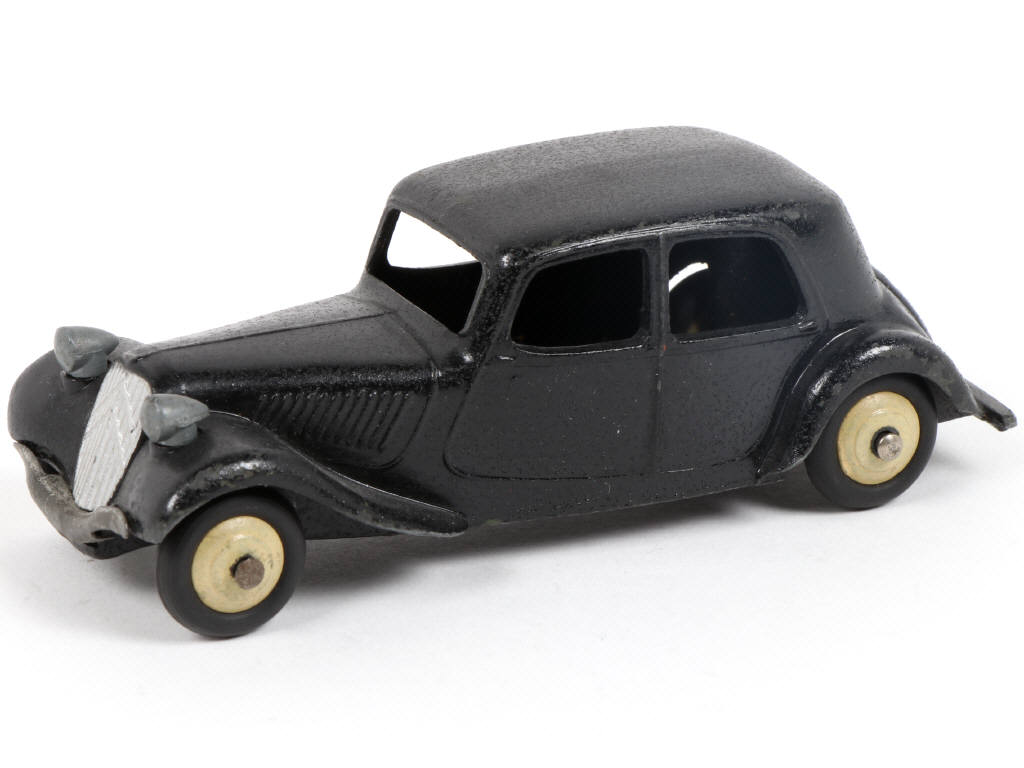 Lot 392 - DINKY TOYS (FRANCE) (1)