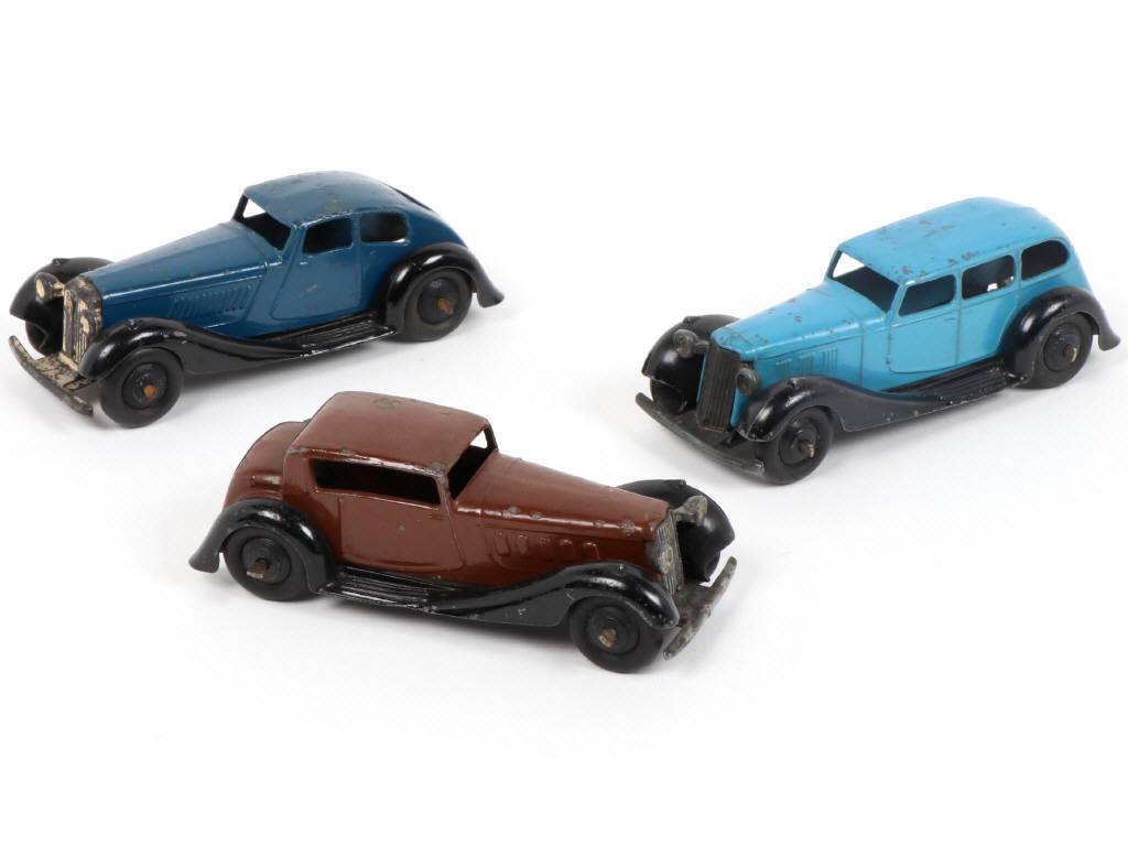 Lot 344 - DINKY TOYS (GB) (3)
