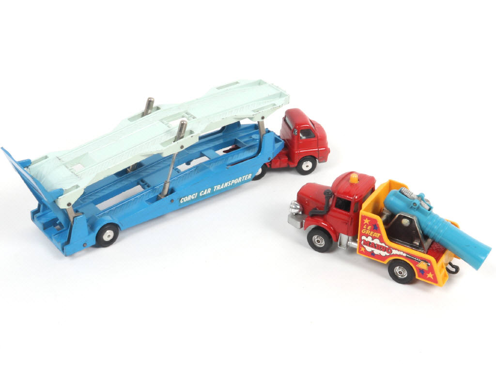 Lot 180 - CORGI TOYS (GB) (2)