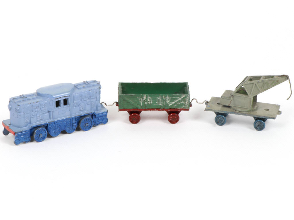Lot 386 - DINKY TOYS (FRANCE) (1)