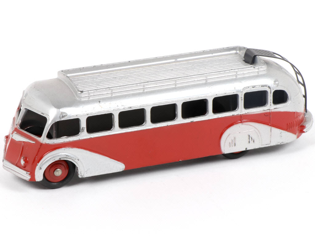 Lot 414 - DINKY TOYS (FRANCE) (1)