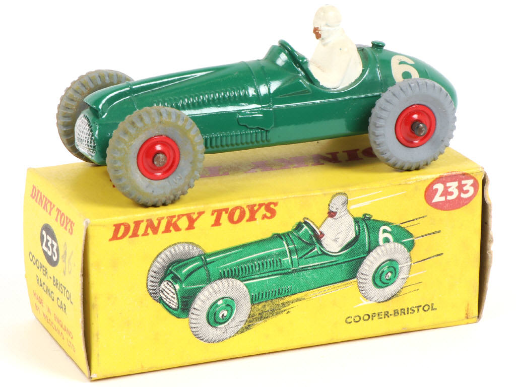 Lot 376 - DINKY TOYS (GB) (1)