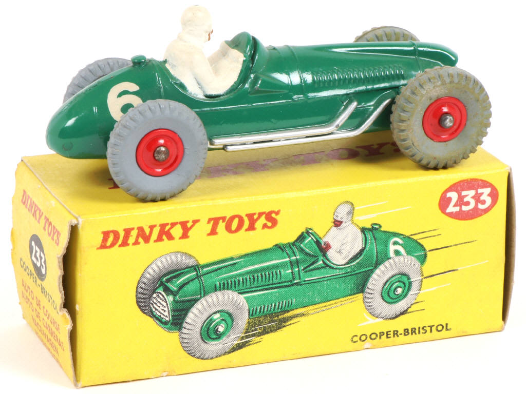Lot 376 - DINKY TOYS (GB) (1)