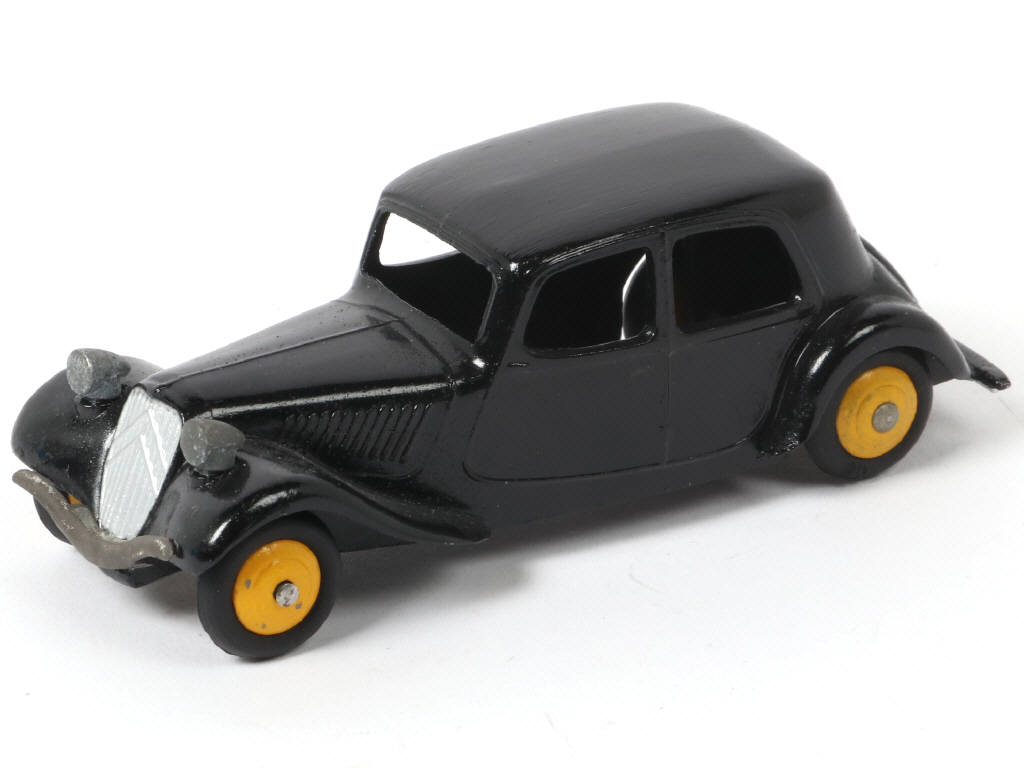 Lot 237 - DINKY TOYS (FRANCE) (1)