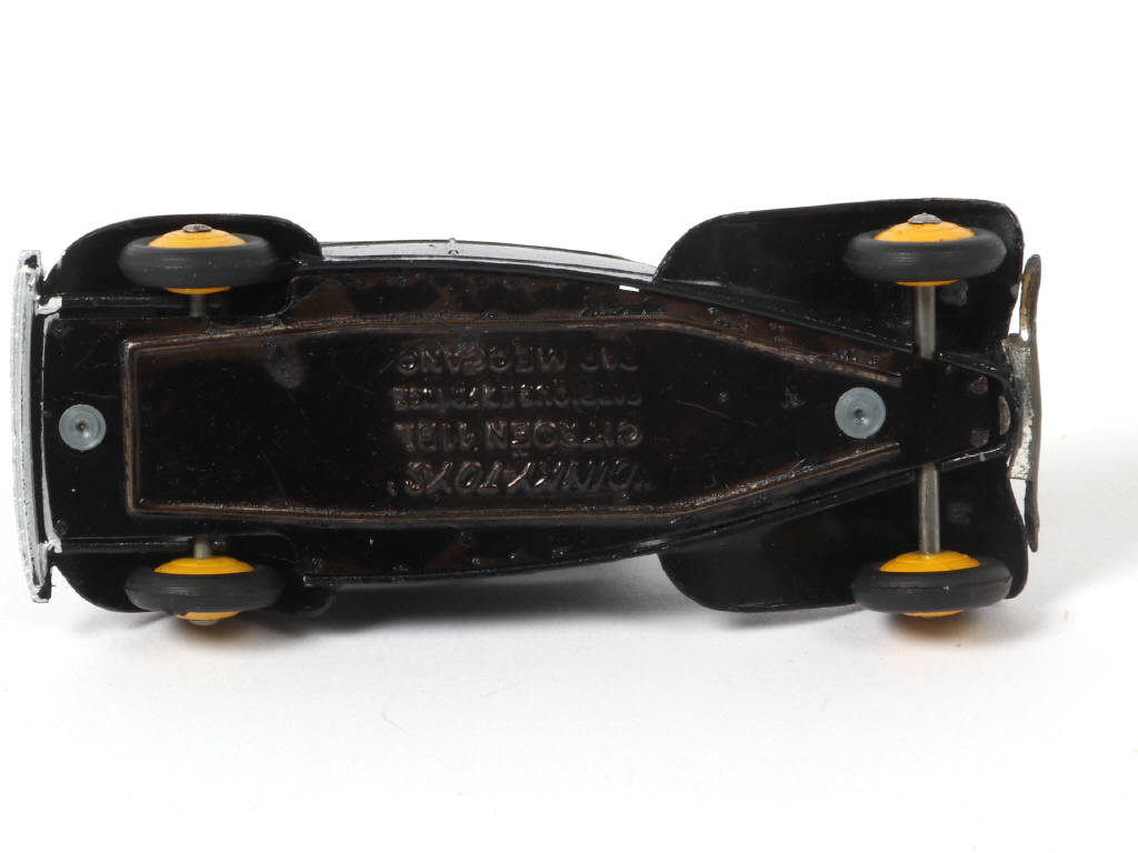 Lot 237 - DINKY TOYS (FRANCE) (1)