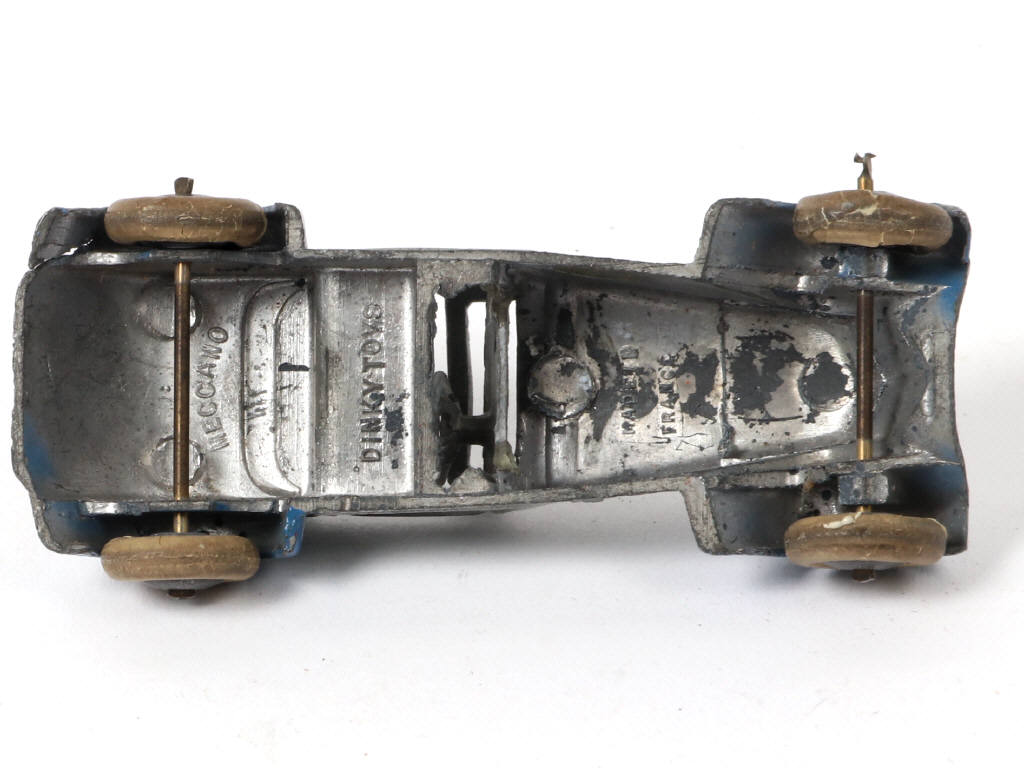 Lot 215 - DINKY TOYS (FRANCE) (1)