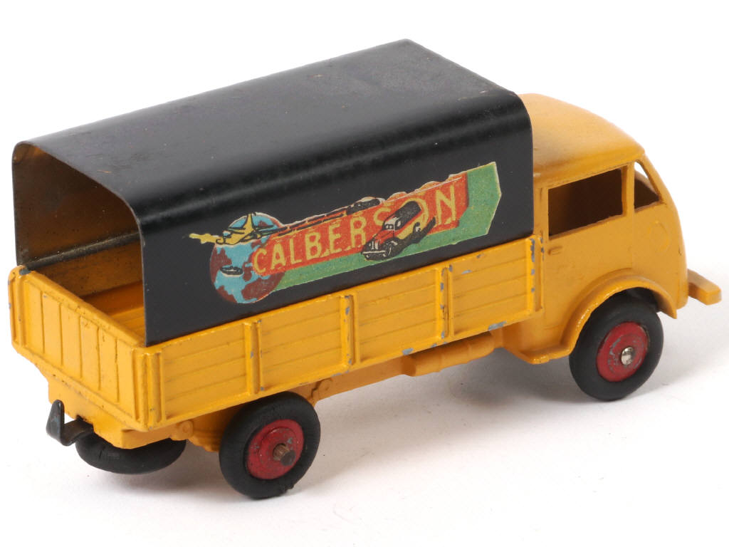 Lot 303 - DINKY TOYS (FRANCE) (1)
