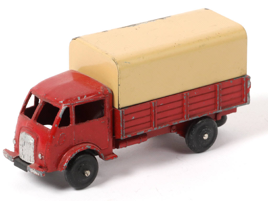 Lot 301 - DINKY TOYS (FRANCE) (1)