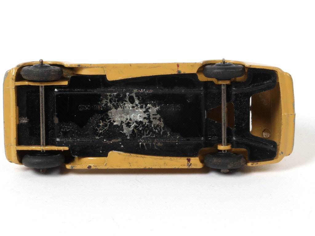 Lot 372 - DINKY TOYS (GB) (1)