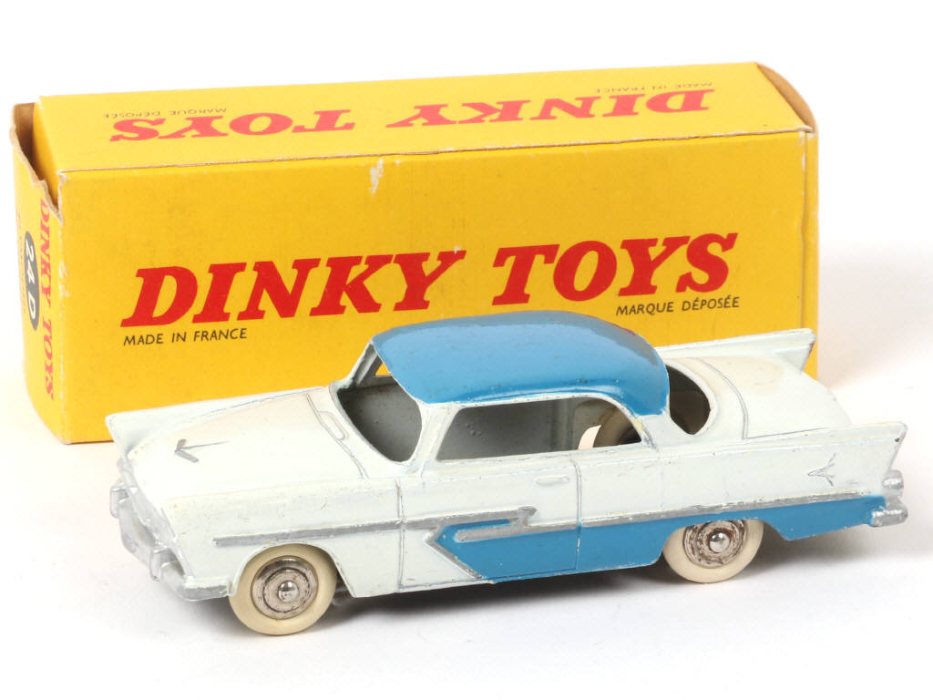 Lot 256 - DINKY TOYS (FRANCE) (1)