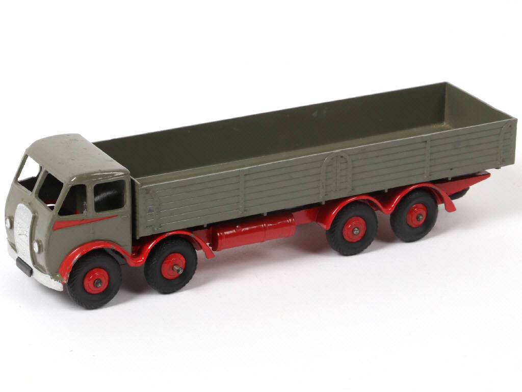 Lot 383 - DINKY TOYS (GB) (1)