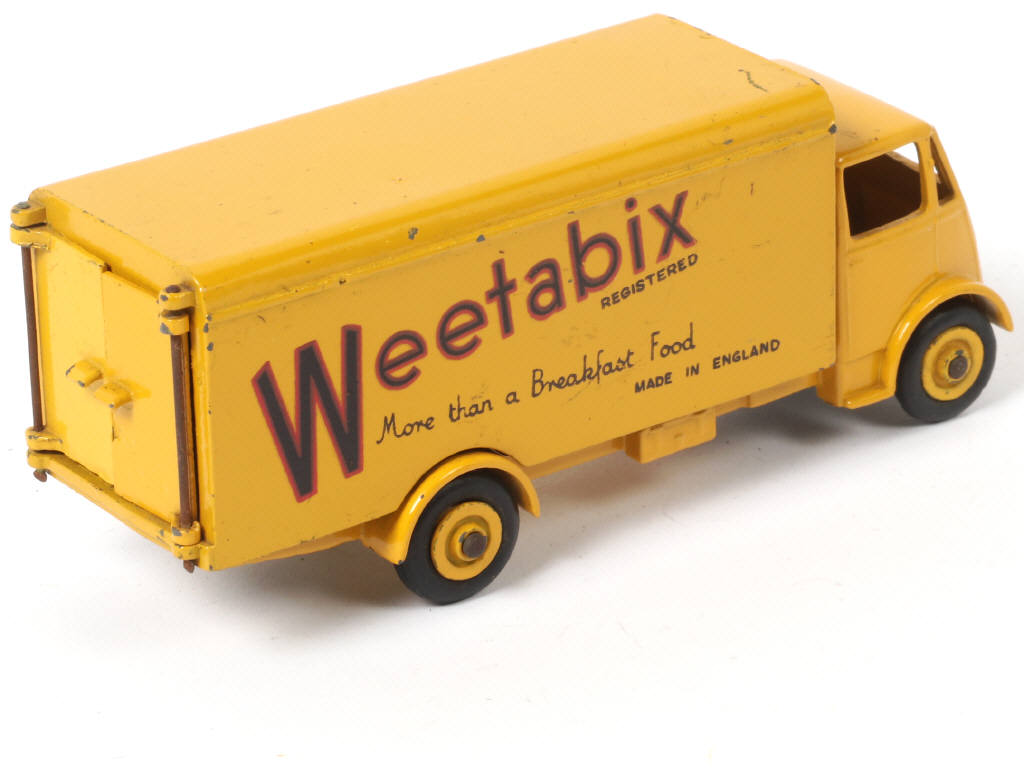 Lot 385 - DINKY TOYS (GB) (1)