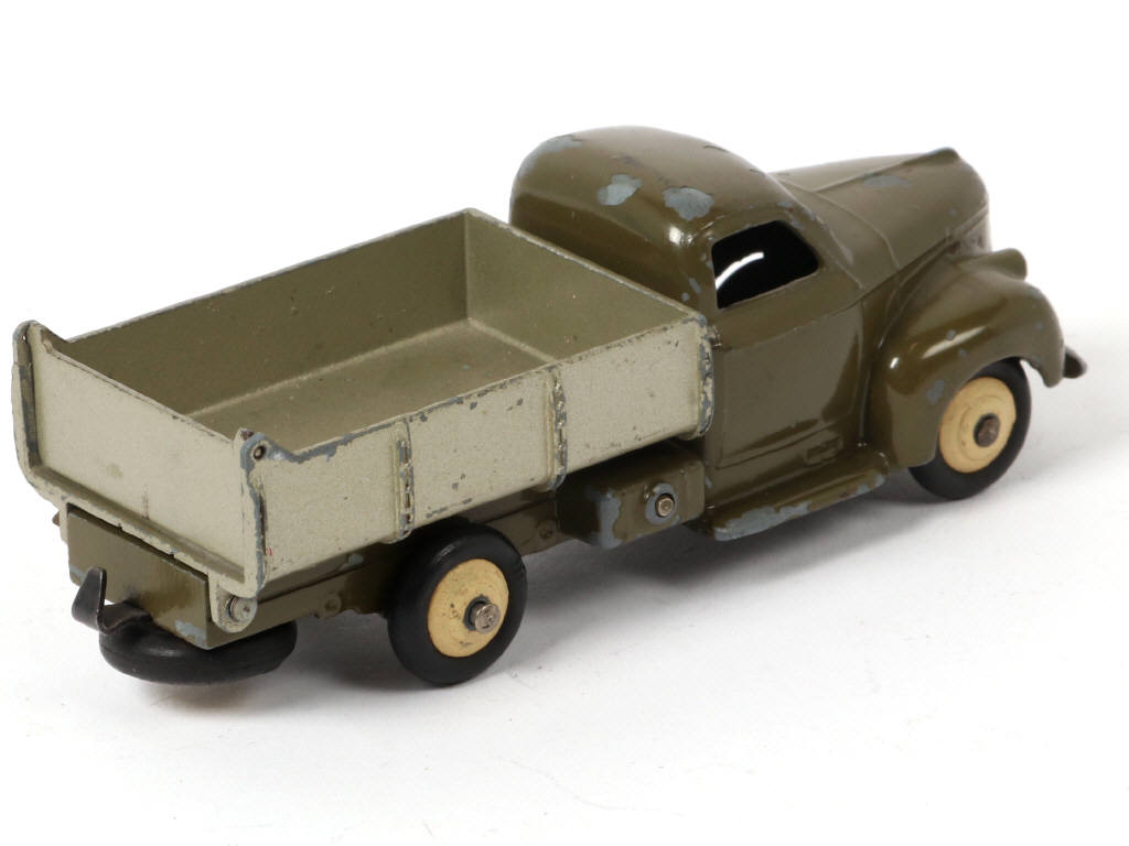 Lot 314 - DINKY TOYS (FRANCE) (1)