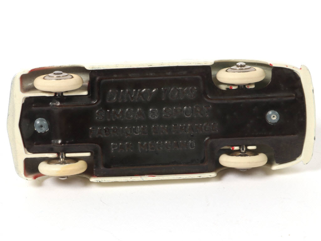 Lot 246 - DINKY TOYS (FRANCE) (1)