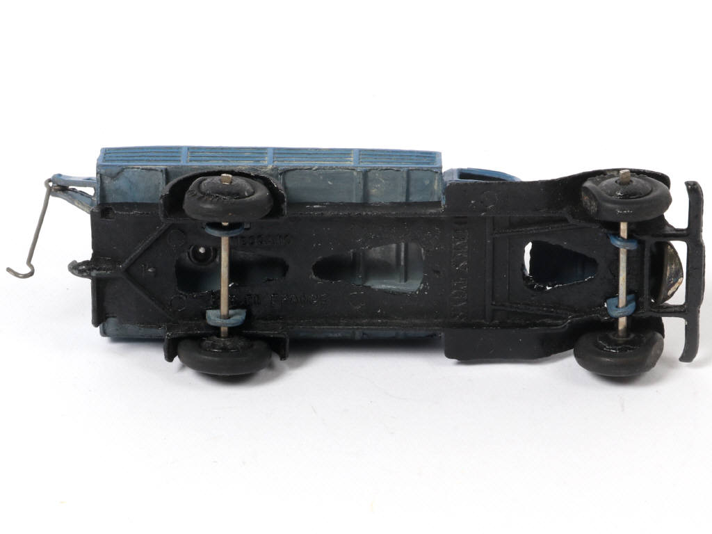 Lot 291 - DINKY TOYS (FRANCE) (1)