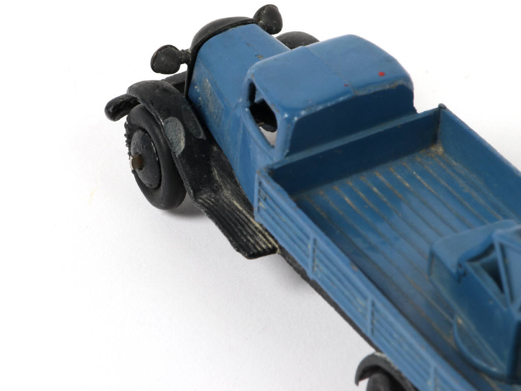 Lot 291 - DINKY TOYS (FRANCE) (1)