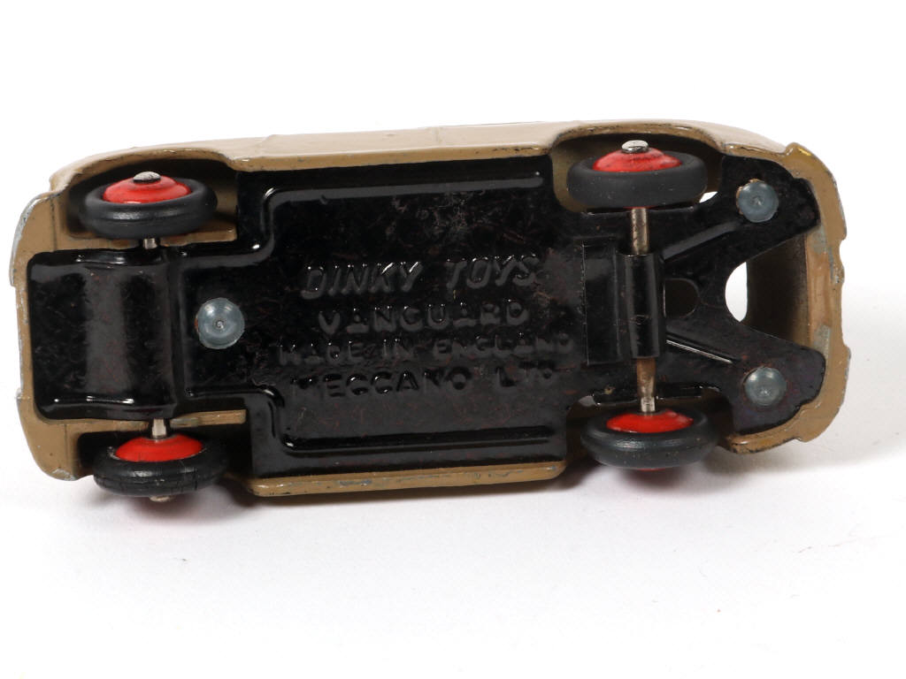 Lot 374 - DINKY TOYS (GB) (1)