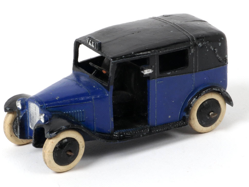 Lot 370 - DINKY TOYS (GB) (1)
