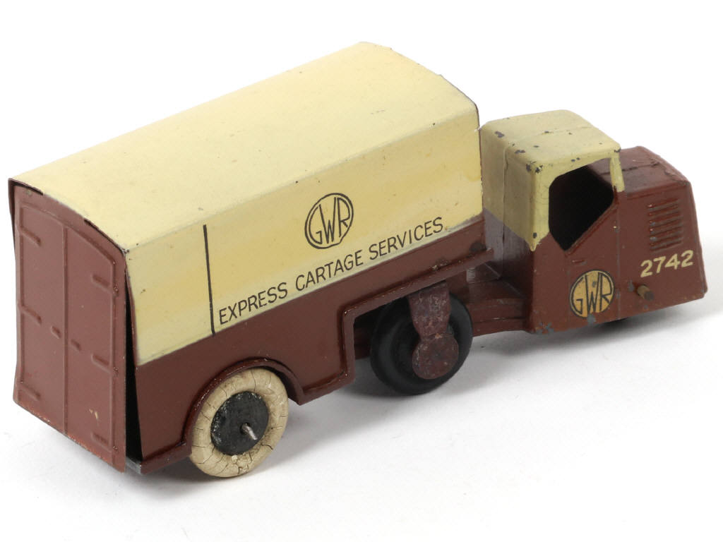 Lot 368 - DINKY TOYS (GB) (1)