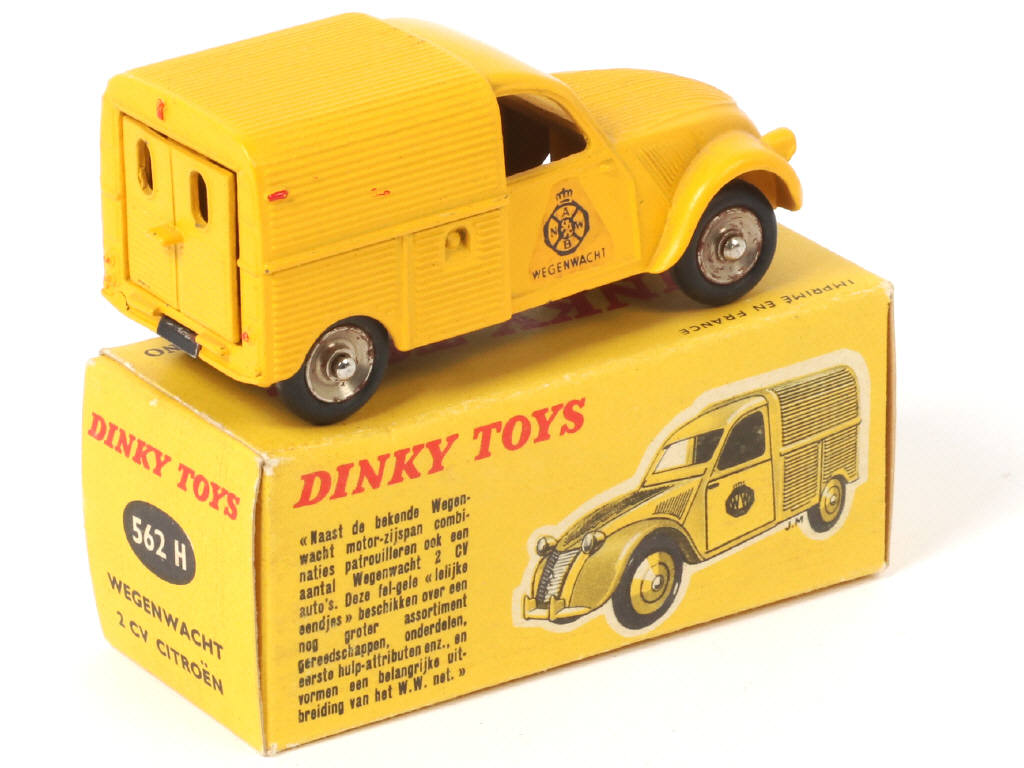 Lot 270 - DINKY TOYS (FRANCE) (1)