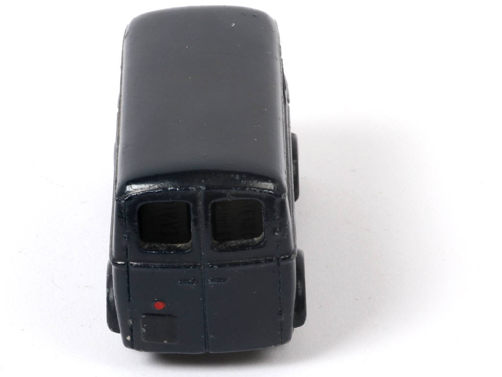 Lot 305 - DINKY TOYS (FRANCE) (1)