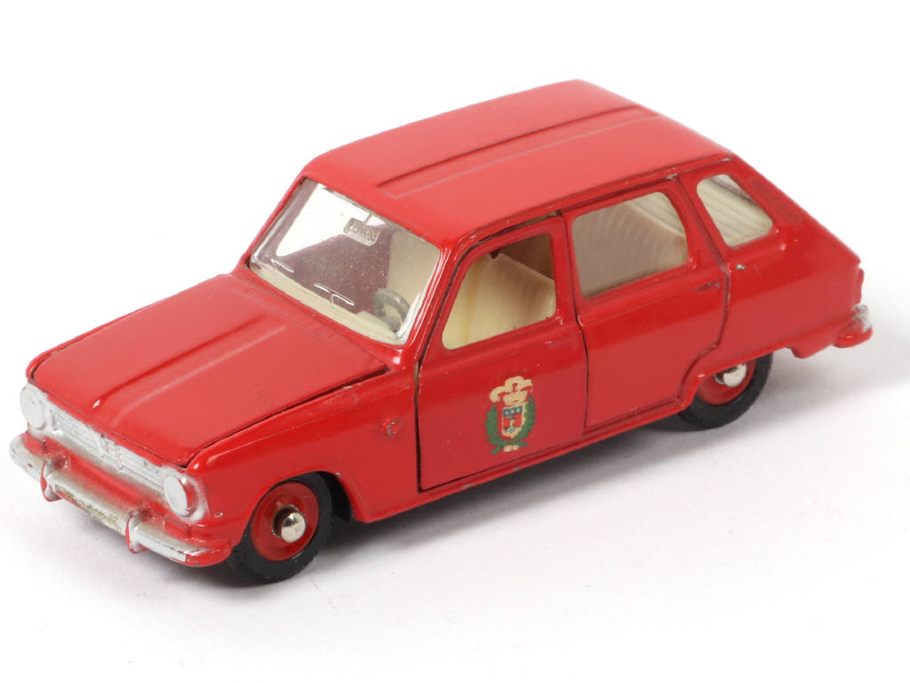 Lot 251 - DINKY TOYS (FRANCE) (1)