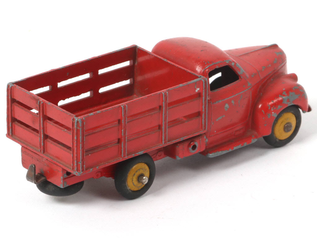 Lot 309 - DINKY TOYS (FRANCE) (1)