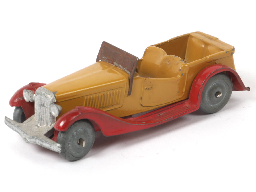 Lot 219 - DINKY TOYS (FRANCE) (1)