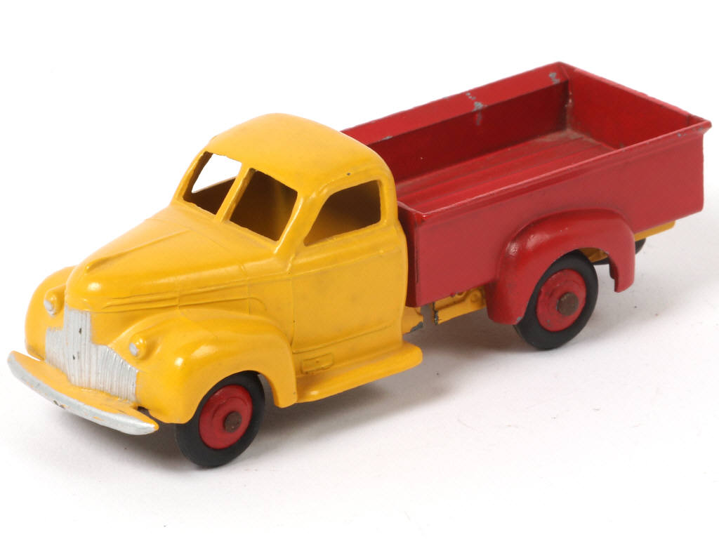 Lot 315 - DINKY TOYS (FRANCE) (1)