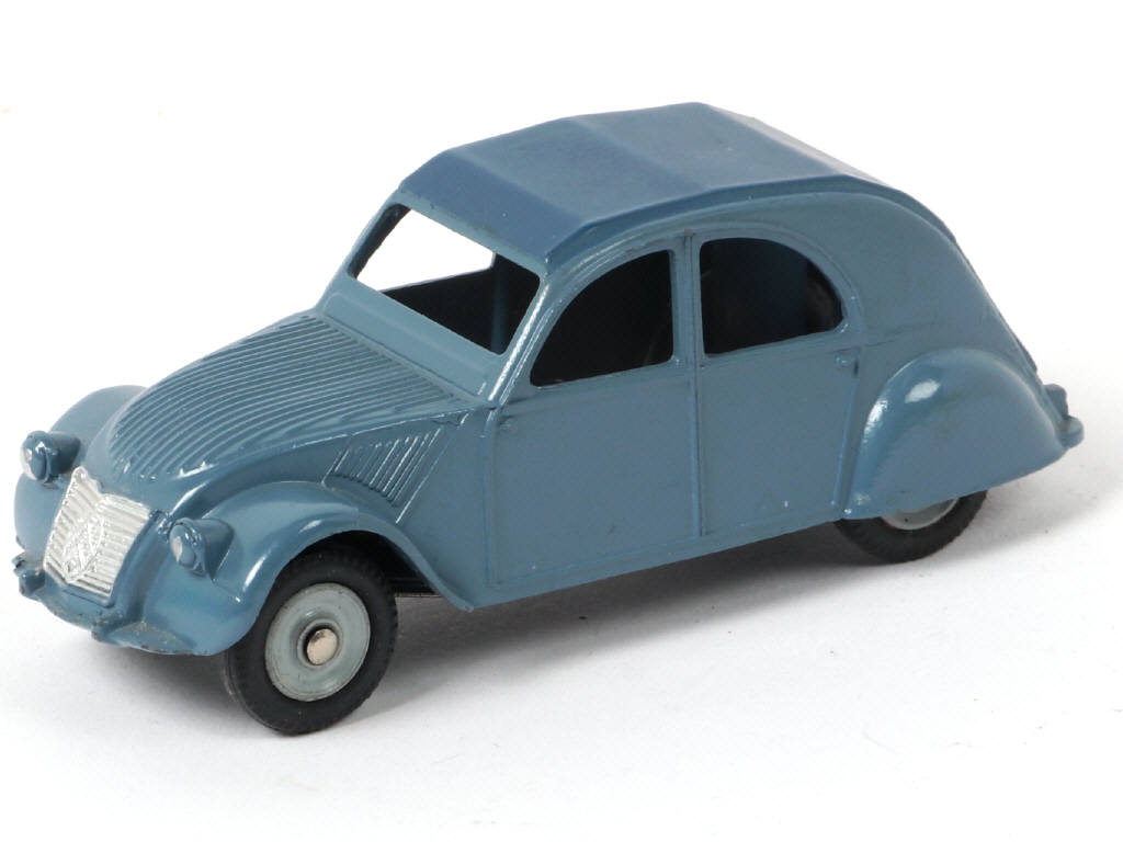 Lot 247 - DINKY TOYS (FRANCE) (1)