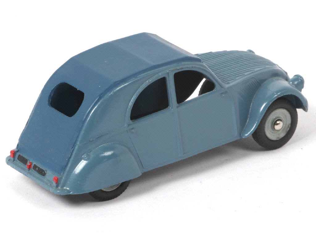 Lot 247 - DINKY TOYS (FRANCE) (1)
