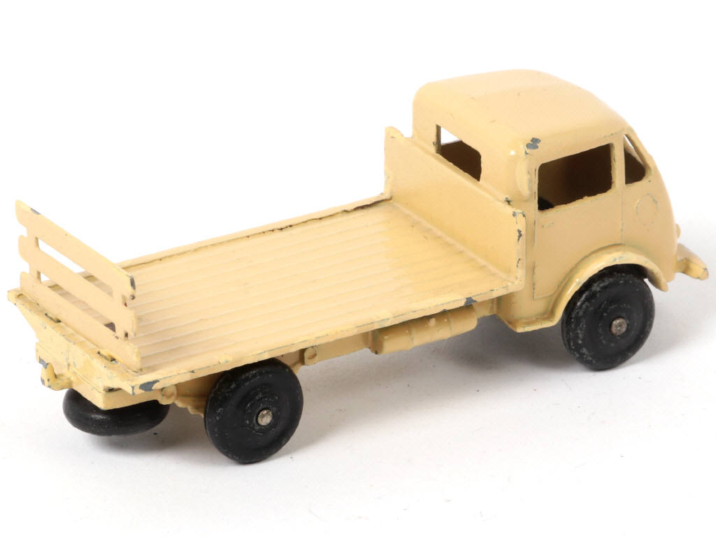 Lot 299 - DINKY TOYS (FRANCE) (1)