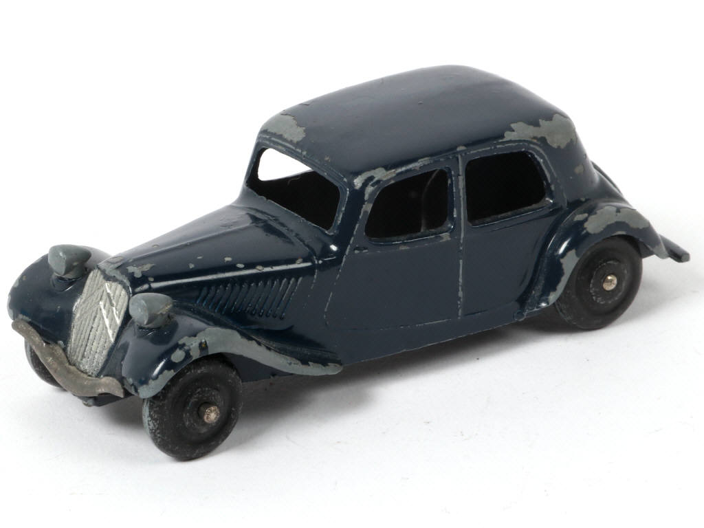 Lot 240 - DINKY TOYS (FRANCE) (1)