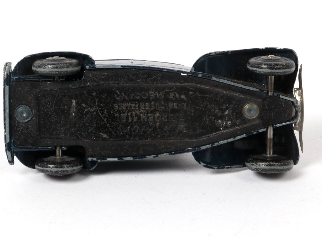 Lot 240 - DINKY TOYS (FRANCE) (1)