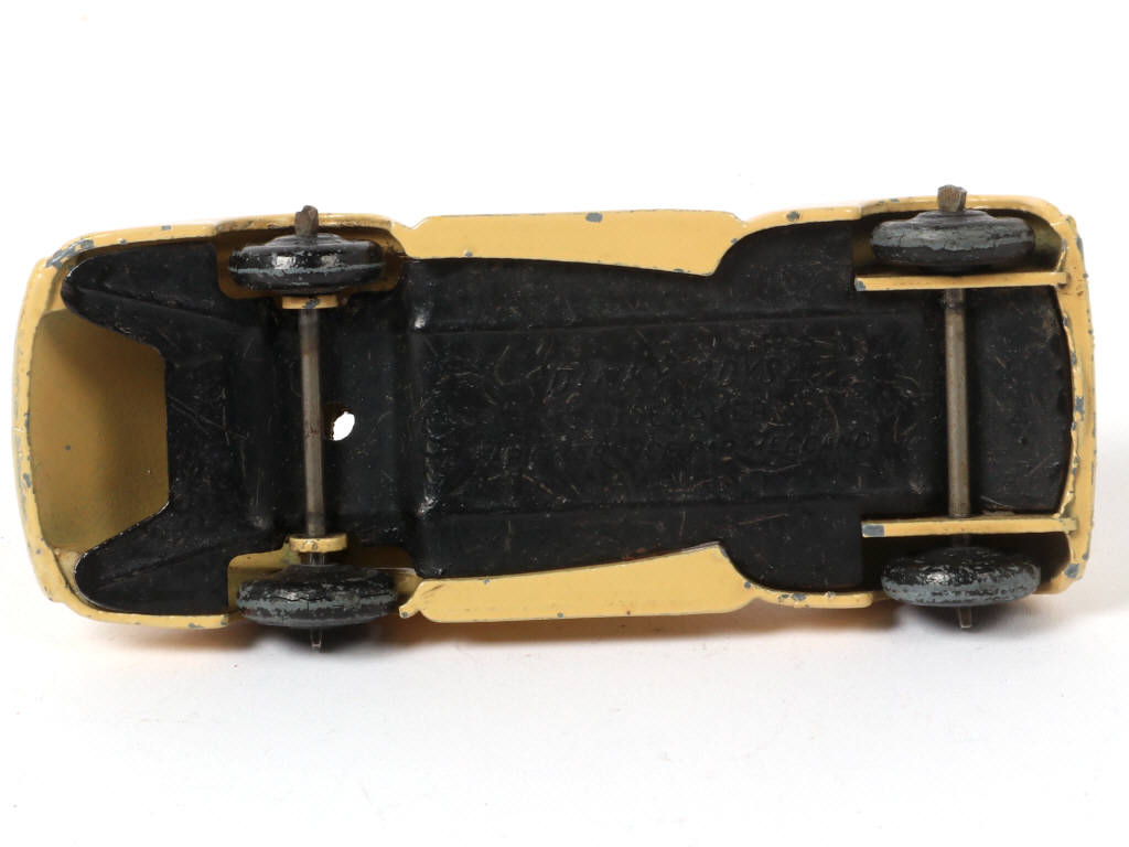 Lot 241 - DINKY TOYS (FRANCE) (1)