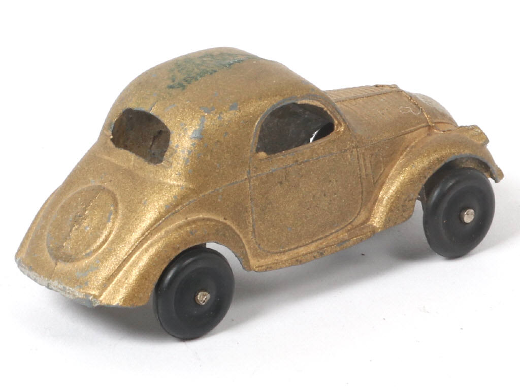 Lot 225 - DINKY TOYS (FRANCE) (1)