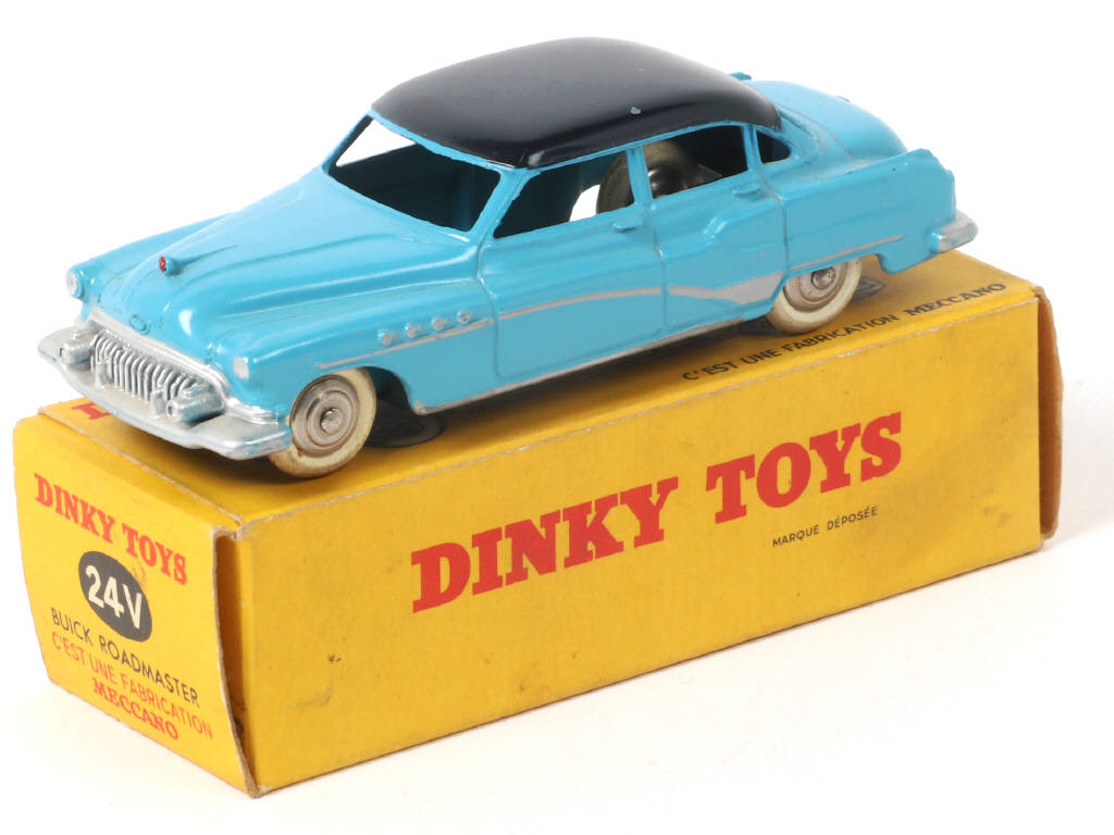 Lot 265 - DINKY TOYS (FRANCE) (1)