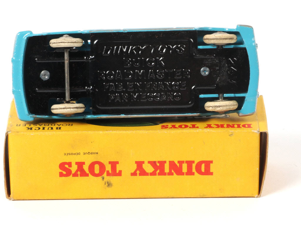 Lot 265 - DINKY TOYS (FRANCE) (1)