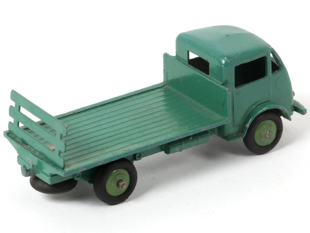 Lot 298 - DINKY TOYS (FRANCE) (1)