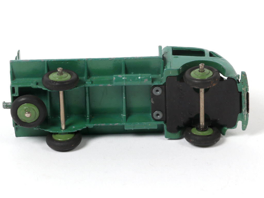 Lot 298 - DINKY TOYS (FRANCE) (1)