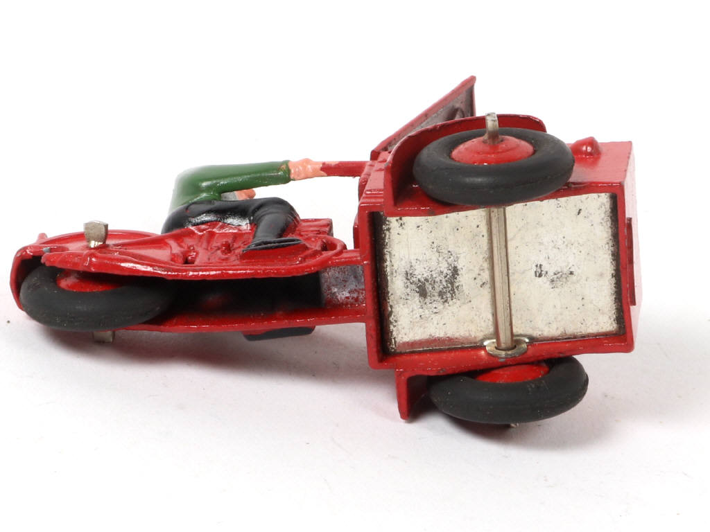 Lot 224 - DINKY TOYS (FRANCE) (1)