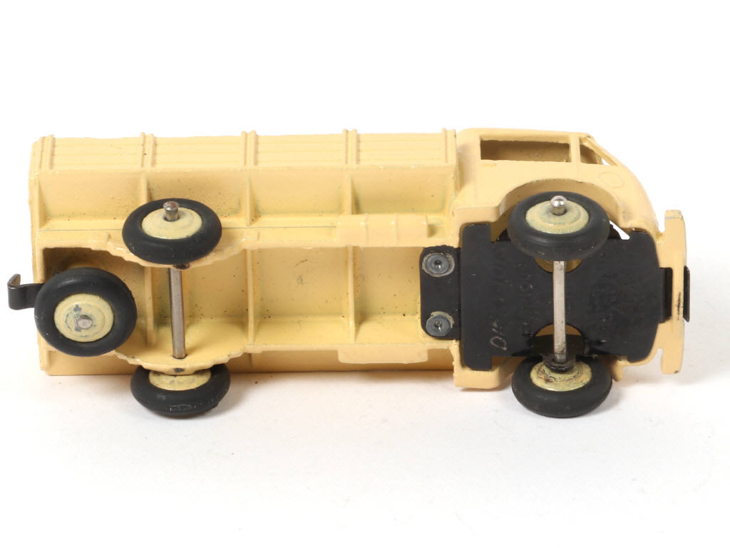 Lot 300 - DINKY TOYS (FRANCE) (1)